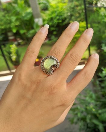 Moonshine – Green Labradorite Ring